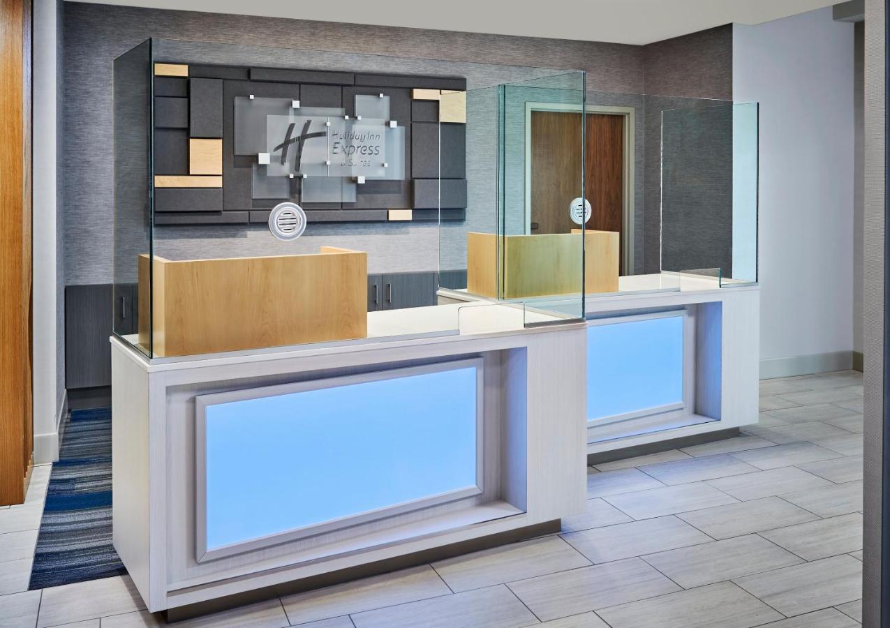 Holiday Inn Express & Suites Windsor East - Lakeshore By Ihg Tecumseh Exterior photo