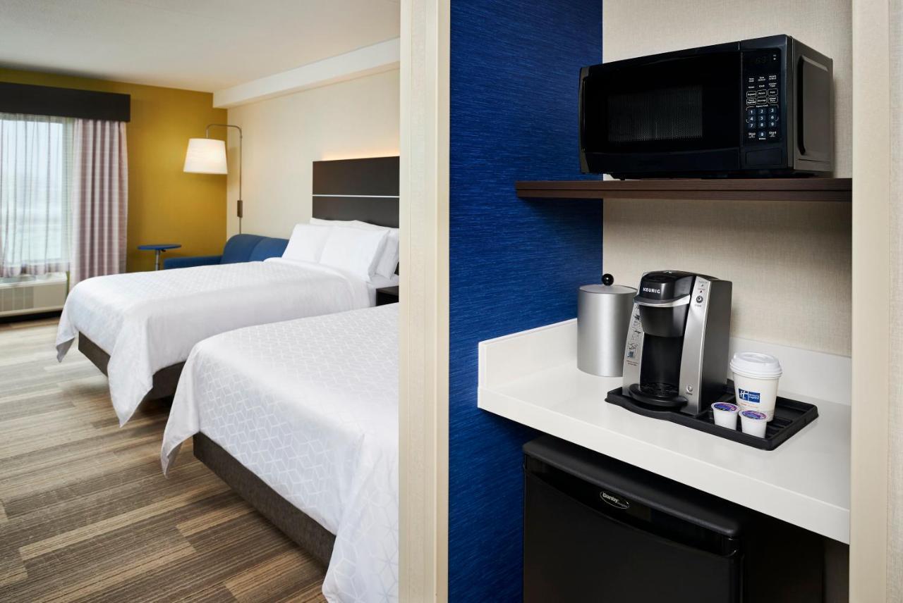 Holiday Inn Express & Suites Windsor East - Lakeshore By Ihg Tecumseh Exterior photo